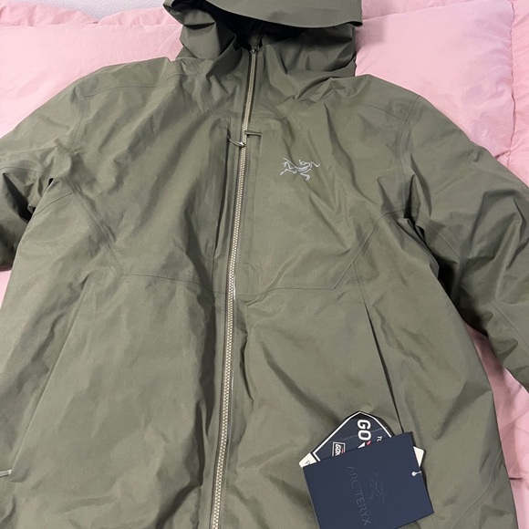 Arc'teryx Olive Gore-Tex Parka - Picture 6 of 6